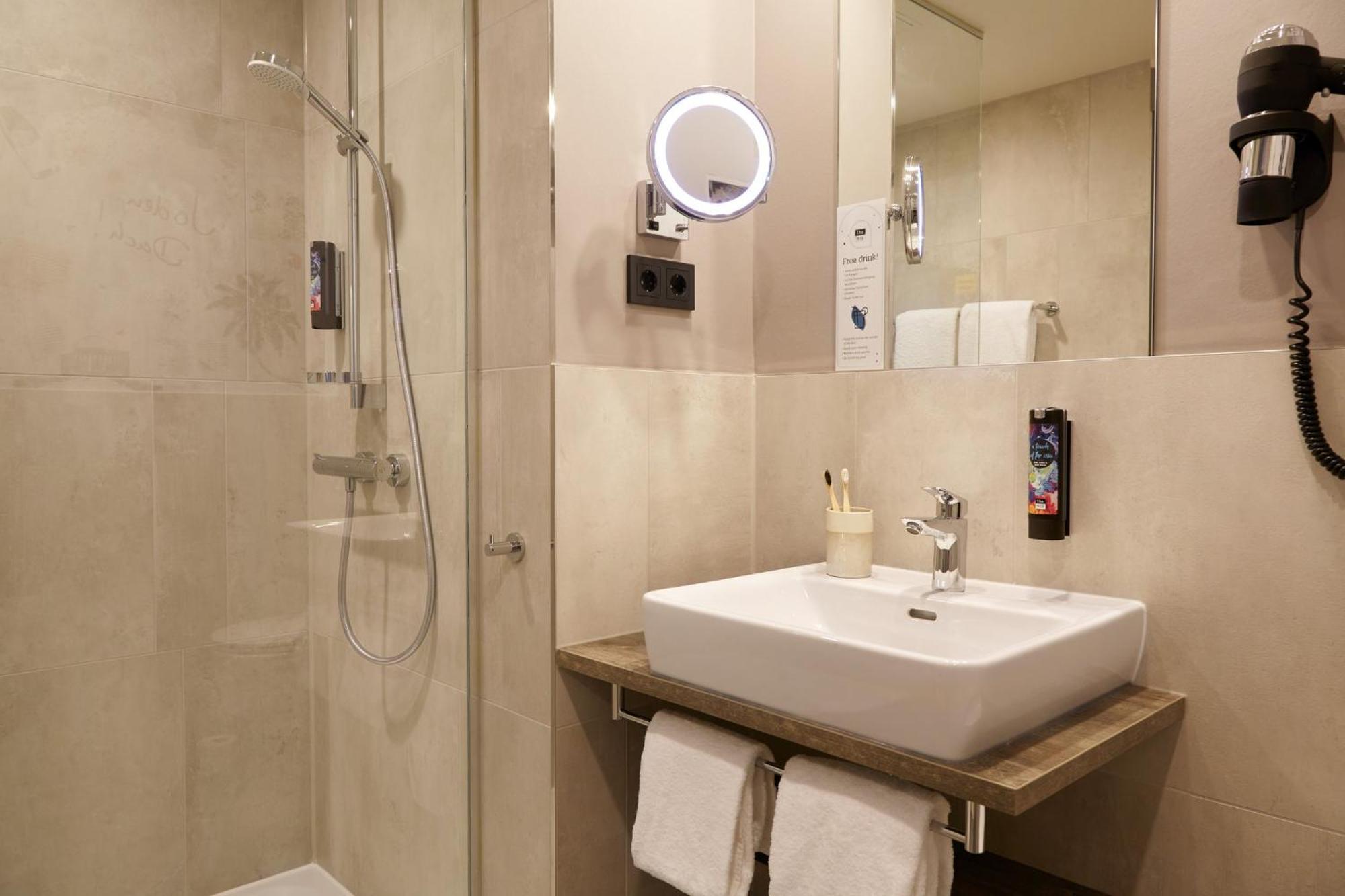 Holiday Inn - The Niu, Hub Dusseldorf Messe By Ihg 外观 照片